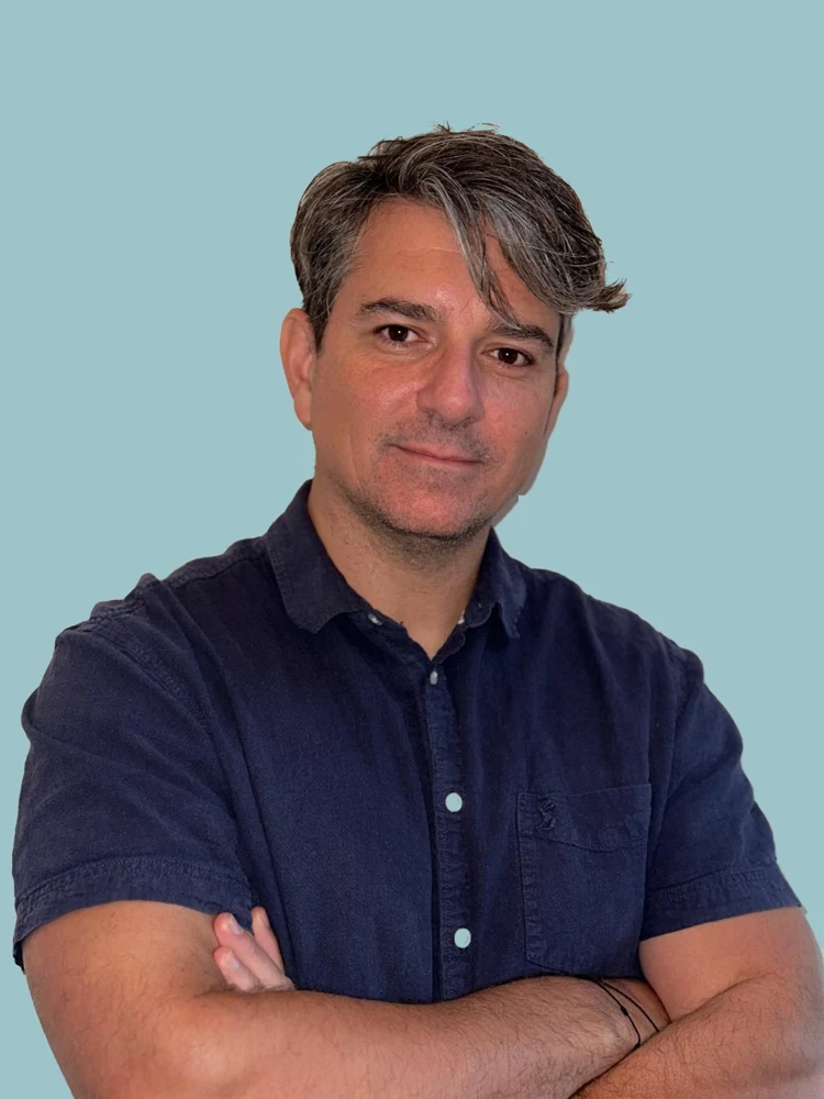 Manos Metzakopian